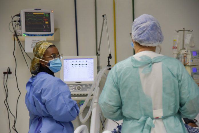 Com mais pacientes do que leitos de UTIs, médico explica critérios para escolher quem tem prioridade