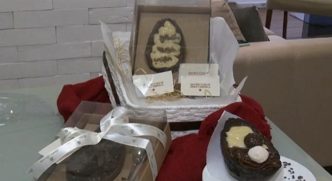 Doceiras ensinam como preparar ovos de Páscoa de brownie e de empada