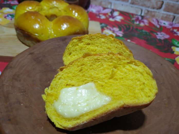 Veja como fazer um delicioso pão de jerimum com queijo de coalho