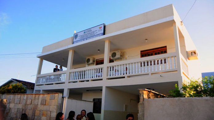 Mulher é morta com facada no pesçoco, em Itapororoca, na PB