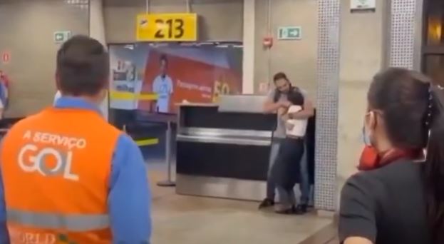 Policial faz funcionária da Gol refém no Aeroporto de Guarulhos