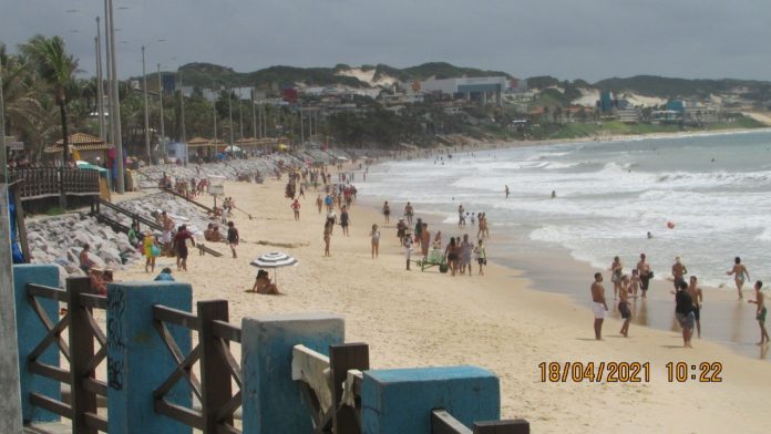 Fiscalização notifica comércio que vendia bebidas alcóolicas e dispersa aglomerações no fim de semana em Natal