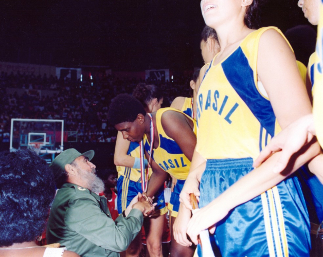 Campeã mundial de basquete com a seleção, Ruth de Souza morre de Covid-19 aos 52 anos