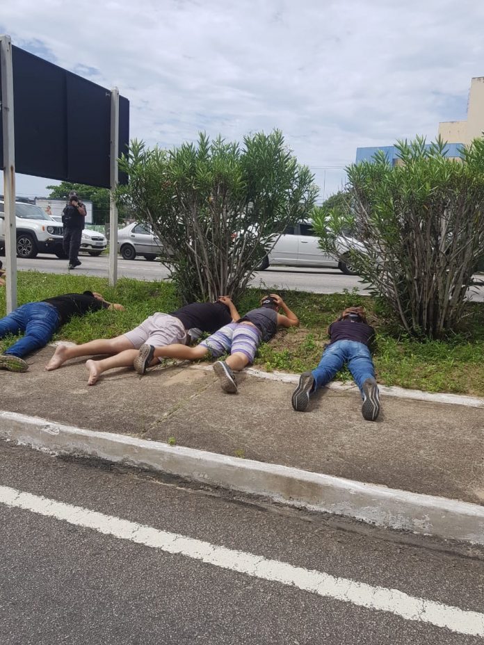 Grupos de torcedores de ABC e América-RN provocam tumulto em Natal; veja vídeos