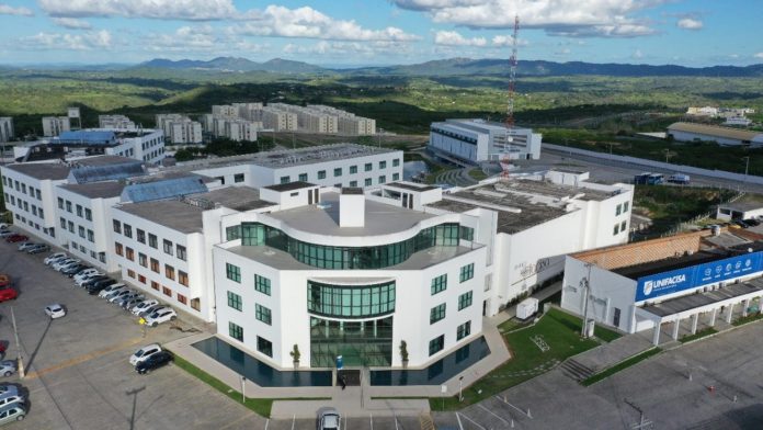 Universidade particular consegue liminar para importar vacinas contra a Covid-19