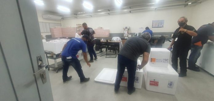 Paraíba recebe novo lote com mais de 88 mil doses de vacinas contra a Covid-19