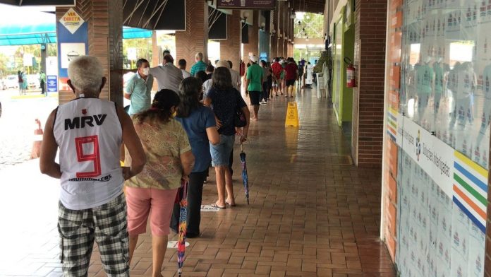 Natal inicia vacinação de idosos de 66 anos contra a Covid-19