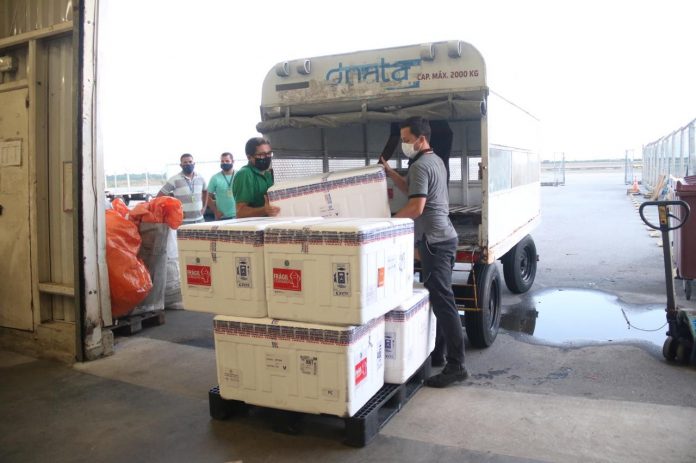 Rio Grande do Norte recebe nova carga com 69 mil doses de vacina contra Covid-19