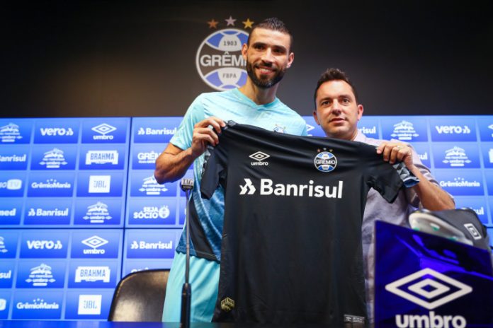 Grêmio rescinde com Vanderlei e deixa Everton e Victor Ferraz fora de lista do Campeonato Gaúcho