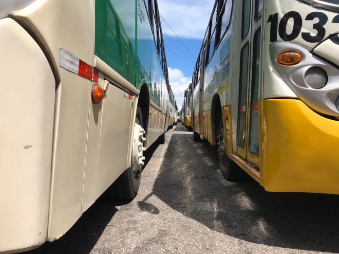 Prefeito de Natal veta emenda que condicionava isenção a empresas de transporte público ao retorno de 100% da frota