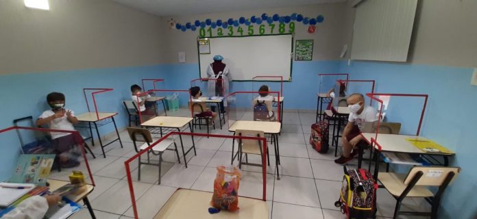 Decreto da Prefeitura de João Pessoa autoriza aulas presenciais na rede privada e libera praias