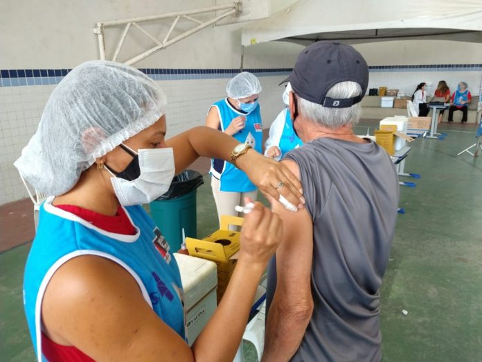 João Pessoa amplia vacinação com 2ª dose para grupo com 76 anos ou mais neste domingo (18)