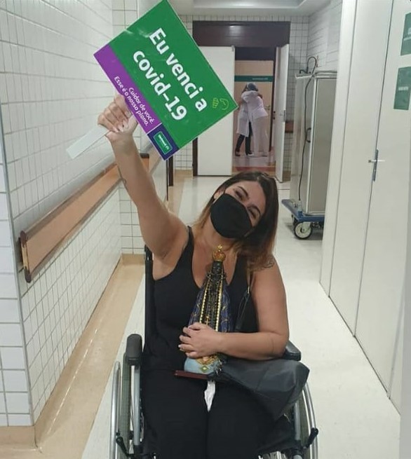 Recuperada da Covid-19, cantora Myra Maya celebra vitória: ‘Como é incrível poder respirar!’