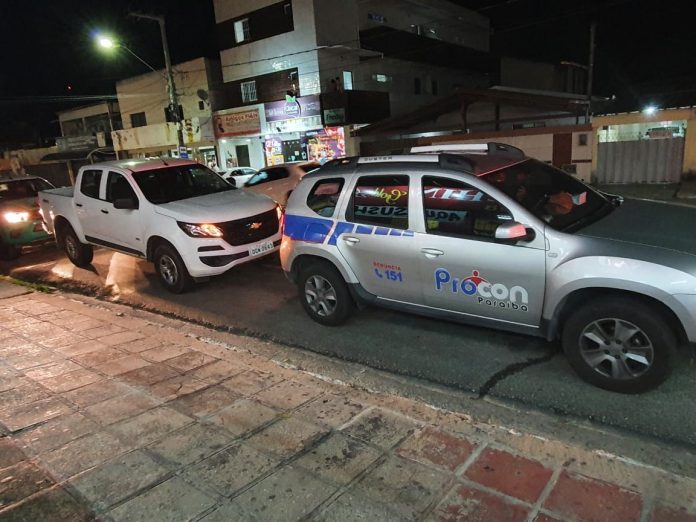 Mais de 60 estabelecimentos são flagrados com irregularidades durante feriadão em João Pessoa