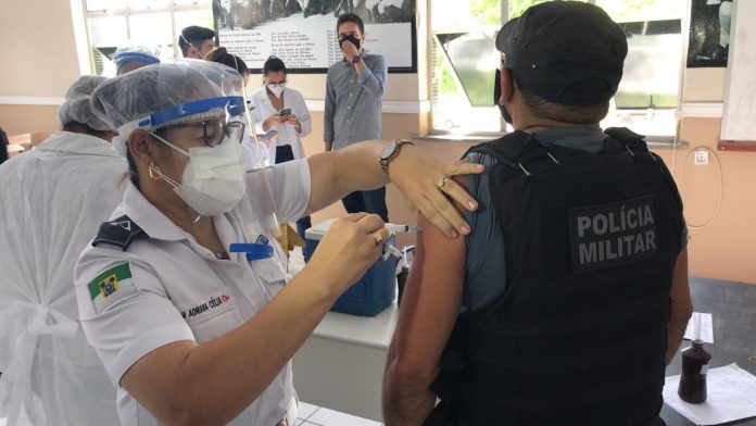 Agentes de segurança pública começam a ser vacinados contra Covid-19 no RN