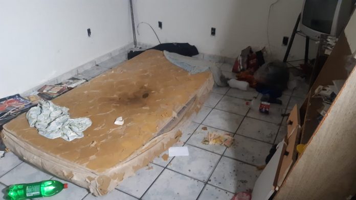 Idoso morre dentro de casa e polícia suspeita de maus-tratos em Natal