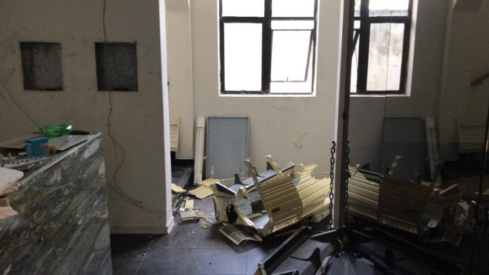 Criminosos invadem prédio, furtam equipamentos e depredam memorial a Aluízio Alves em Natal