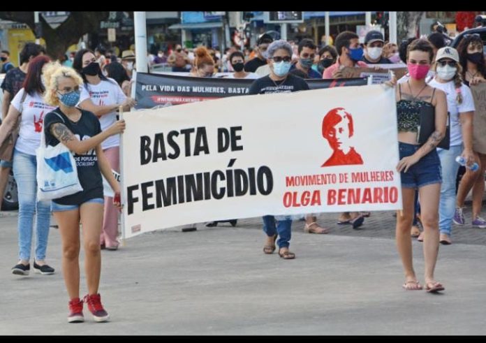 Protesto pede justiça para Patrícia Roberta e proteção para outras mulheres listadas por suspeito, na PB