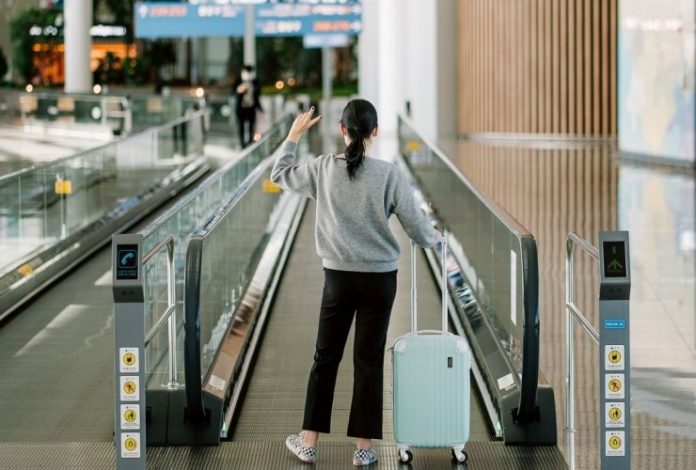 Passageiros embarcam em voos sem destino para fazer compras no free shop da Coreia do Sul