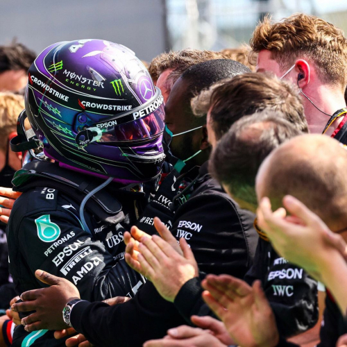 Hamilton supera Verstappen e Bottas e volta a vencer em Portugal