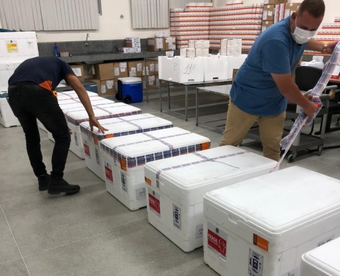 Paraíba recebe 70.500 doses da vacina Astrazeneca e espera mais dois lotes até segunda-feira (10)