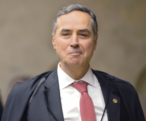 ‘Reação de Barroso gera mais desconfiança’, diz Constantino sobre campanha do TSE por voto eletrônico