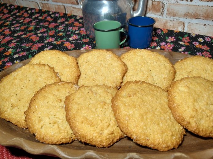 Saiba como fazer uma receita de broa com coco e macaxeira