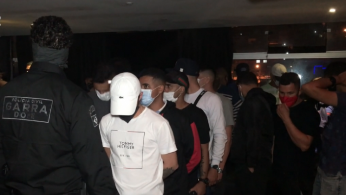 Festa clandestina com 600 pessoas é interditada na Grande São Paulo