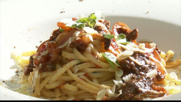 Aprenda como fazer receita de pasta à moda old no Chef JPB