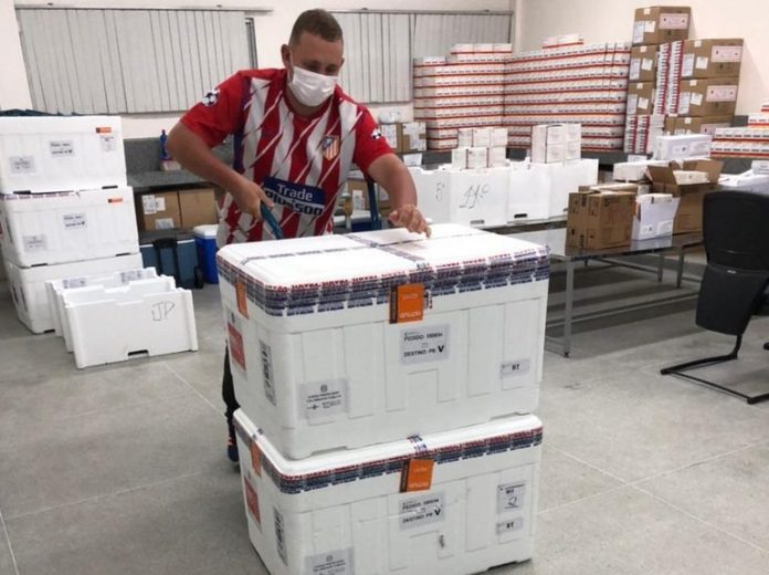 Paraíba distribui mais de 13 mil doses de vacina Coronavac para municípios