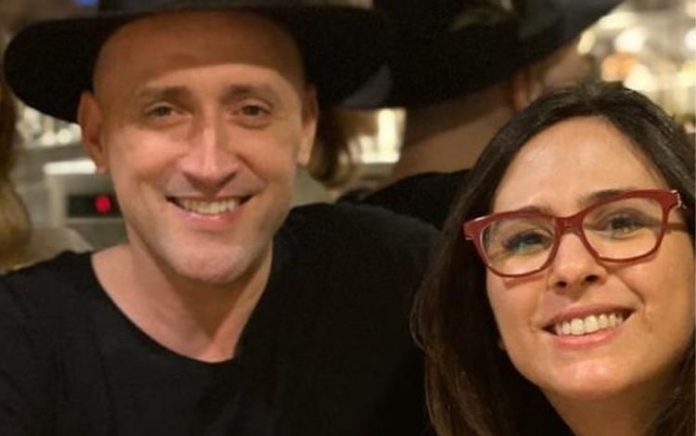 Tatá Werneck rebate críticas por usar três máscaras em velório de Paulo Gustavo