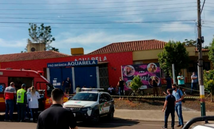 Jovem de 18 anos invade escola e mata crianças e professora com facão em Santa Catarina