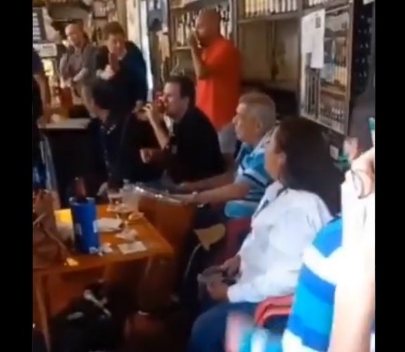 Eduardo Paes pede desculpas por participar de roda de samba em bar no Rio: ‘Errei’