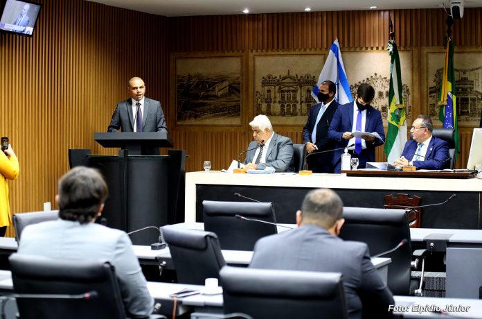 Vereadores aprovam lei que torna bares e restaurantes serviços essenciais em Natal