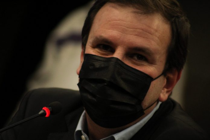 ‘Haverá festa de réveillon e carnaval no Rio se cronograma de vacinação for seguido’, diz Paes