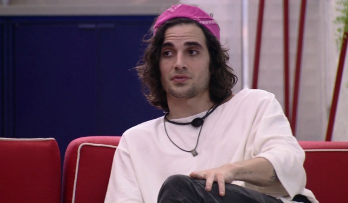 Muito choro, troca de lado e atrito com Tiago Leifert: a jornada de Fiuk até a final do ‘BBB 21’