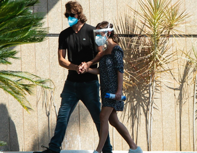 Criticada por se proteger em velório de Paulo Gustavo, Tata Werneck diz que ‘vai dar um tempo do Twitter’