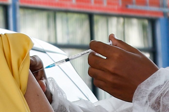 Governo de SP anuncia vacinação para pessoas com deficiência e comorbidades acima de 50 anos