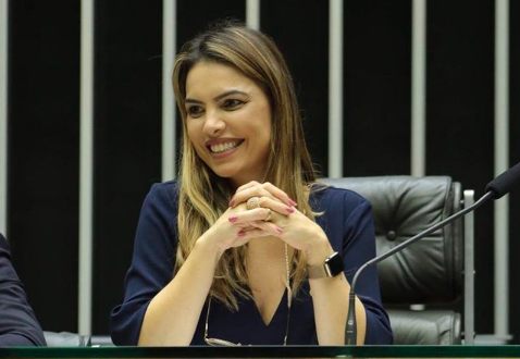 ‘Não vamos perder essa geração’, diz autora de proposta que prevê volta às aulas presenciais