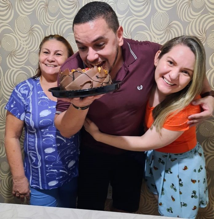 Mãe relembra filho que morreu por Covid-19: ‘Tantas mães assim como eu estão sofrendo’