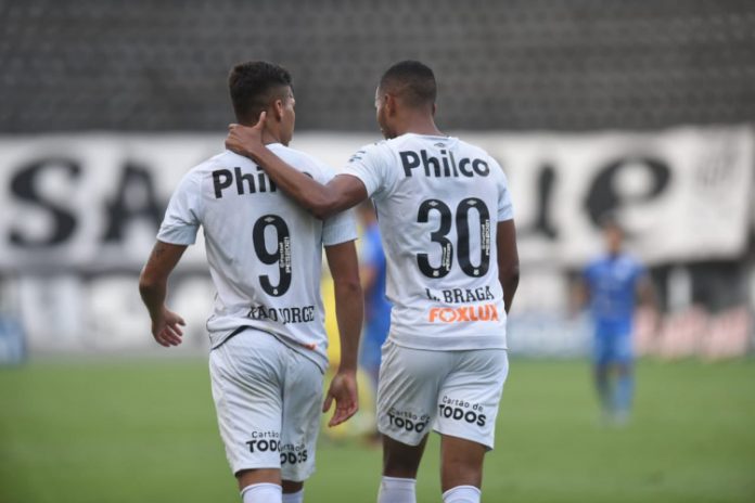 Ônibus do Santos é apedrejado após time se livrar do rebaixamento no Paulistão