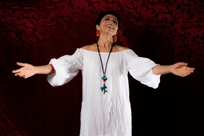 Valéria Oliveira lança álbum ‘Sacrário’ nas plataformas digitais