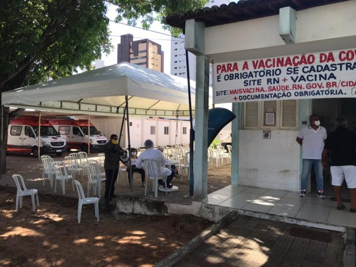 Natal começa aplicação da 2ª dose da Coronovac em idosos com 78 anos ou mais neste domingo (2)