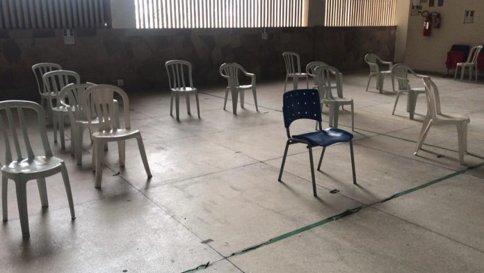 Centros Covid-19 ficam sem médicos pelo 2º dia seguido em Natal e população não consegue atendimento