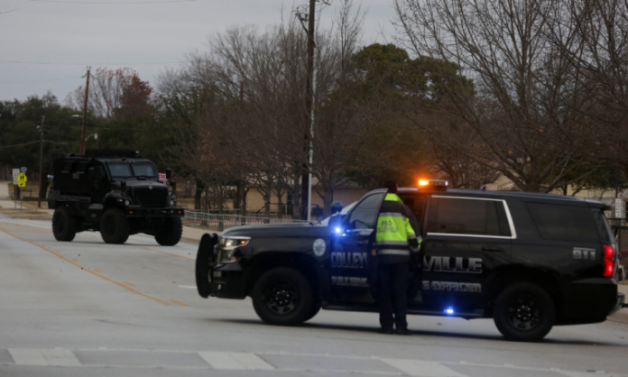 FBI liberta reféns de sinagoga no Texas; suspeito foi morto