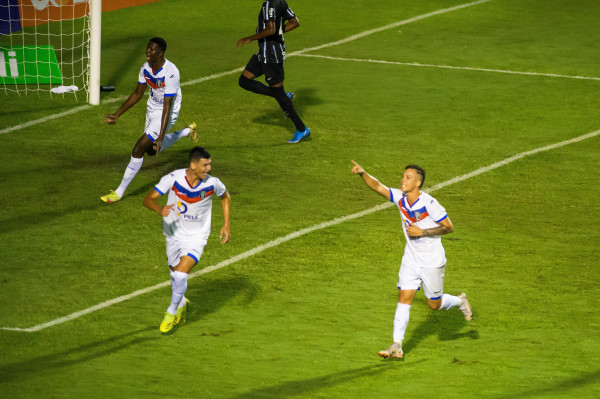 Corinthians leva a virada do Resende e é eliminado da Copinha