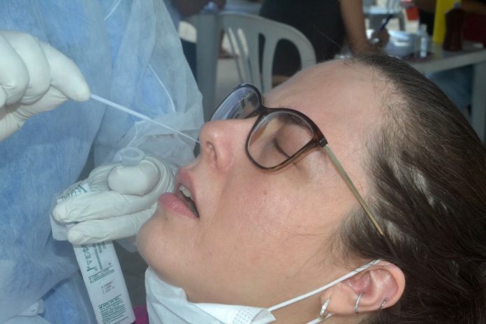 Testes para Covid-19 são suspensos no Lacen, em João Pessoa, após funcionários testarem positivo