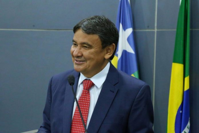 Dias rebate Lira e diz que proposta da Câmara ‘não resolve’ alta do preço de combustíveis