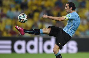 Atlético Mineiro anuncia contratação de Godín