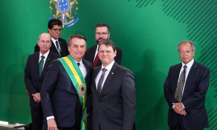 Bolsonaro confirma pré-candidatura de Tarcísio de Freitas ao governo de São Paulo
